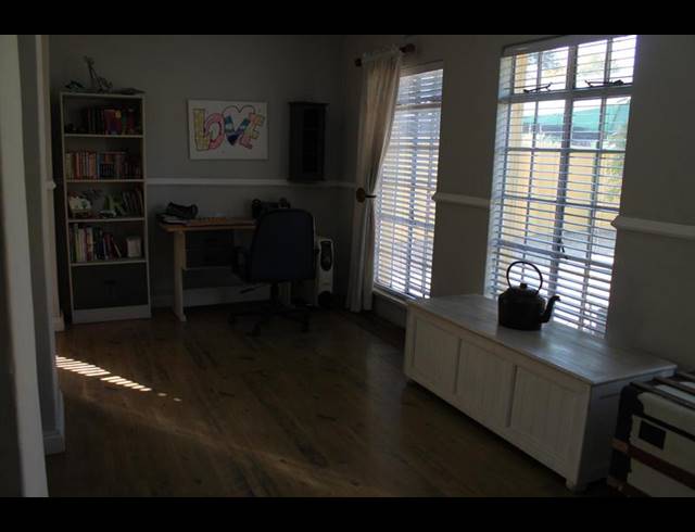 5 BEDROOM HOUSE FOR SALE IN MEADOWBROOK